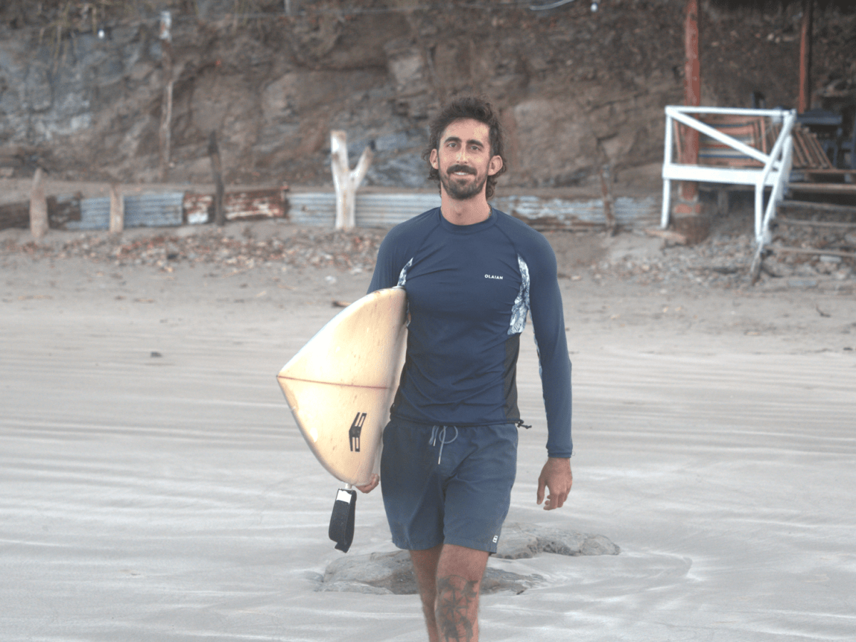 Surfing waves and volunteering in Playa&nbsp;Maderas